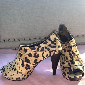 Leopard print Heels
